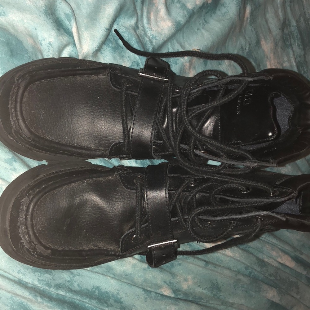 Combat boots